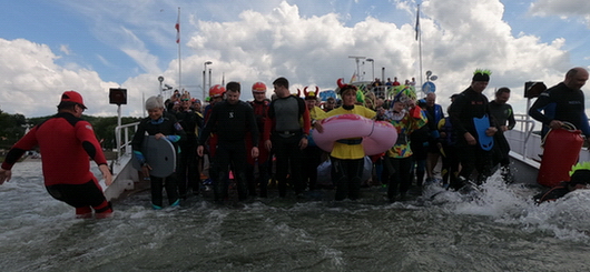 Von der Autofähre in die Fluten – Rheinschwimmen in Bad Honnef